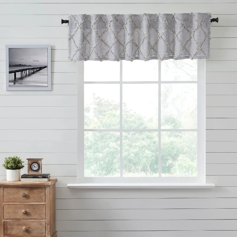 Bed skirts with a satin finish for a shiny appearanceFrayed Lattice Creme & Black Valance 16x72 Bed skirts with a satin finish for a shiny appearanceFrayed Lattice Creme & Black Valance 16x72