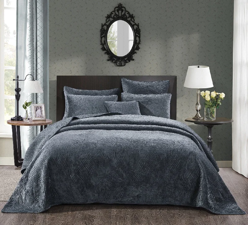 tropical style bedspreads with palm leaves and bright colors for a vacation - like vibeTache Plush Dreams Steel Navy Blue Waves Velvet Quilt Set (JHW-852BL) tropical style bedspreads with palm leaves and bright colors for a vacation - like vibeTache Plush Dreams Steel Navy Blue Waves Velvet Quilt Set (JHW-852BL)
