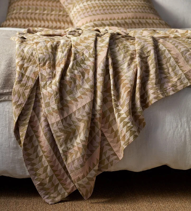 silk bedspreads with a luxurious and smooth textureTom 100% Cotton Bedspread